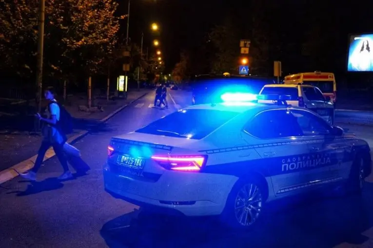 PUCNJAVA U KOPNENOJ ZONI BEZBEDNOSTI MASKIRANA GRUPA NAPALA SRPSKE POLICAJCE